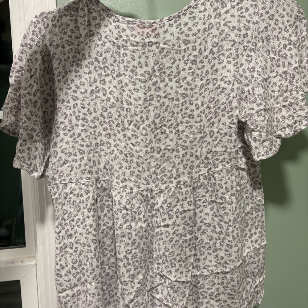 Pink Lily Leopard Print Blouse - Picture 3 of 3